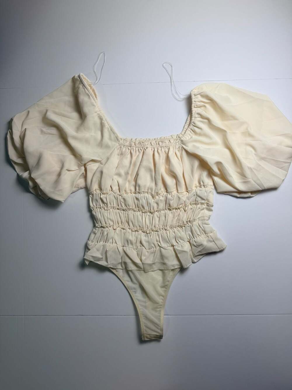 Entro Women’s Cream Puff Sleeve Smocked Bodysuit Size Small